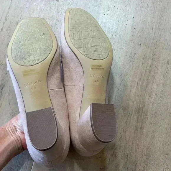 Unisa light pink suede heels, size 9 - Picture 4 of 7